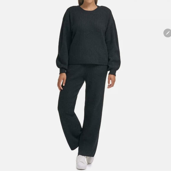 NWT DKNY $130 Ladies Modern Fit Soft Cashmere Blend Black Sweater - Picture 4 of 8